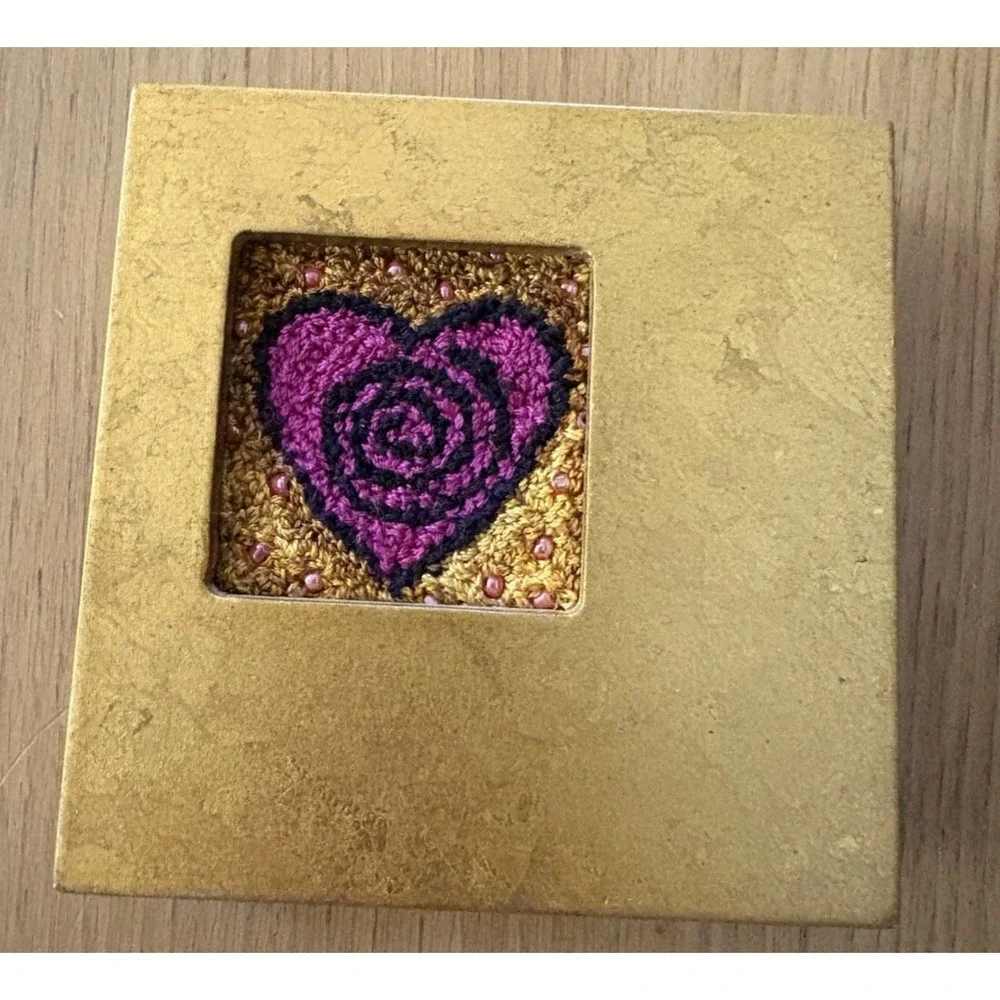 Handmade Embroidered Heart Textile‎ Art in Gold Frame 4